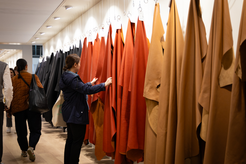 Swissatest besucht die Linea Pelle, internationale Messe für Leder, Kunstleder und Komponenten in Mailand Image